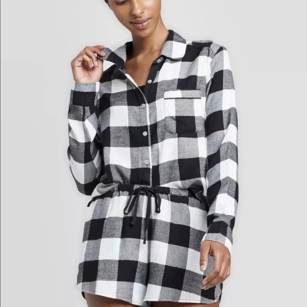 NWT 2 piece black & white plaid pajama set